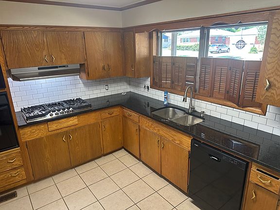 2nd image of 5370 E 27th St