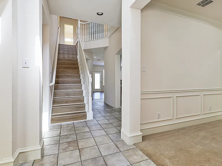 9233 Dark Forest Dr — Photo 8