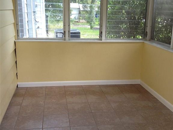 3rd image of 1002 NW 24th Ave