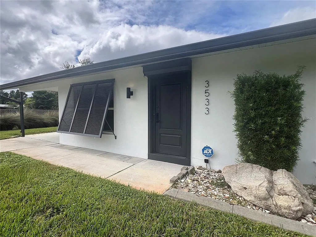 2 bed, 2.0 bath, 914 sqft, $1,500 — Photo 3
