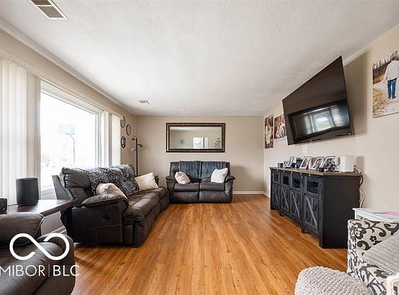 4th image of 4705 W Shirley Ln