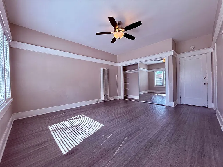 406 Linden Ave — Photo 3