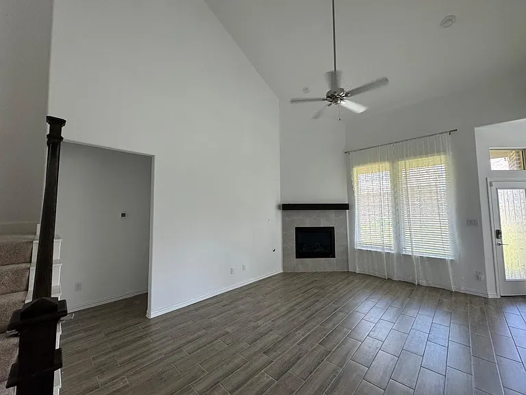 1213 Superbloom Ave — Photo 5