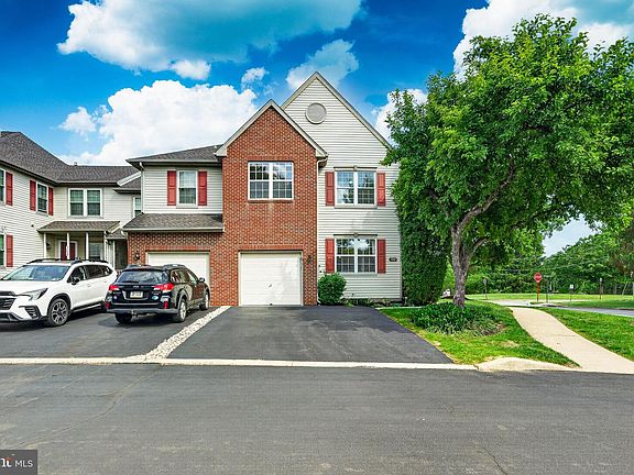 3rd image of 700 Gilbert Pl