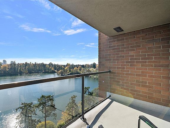 5th image of 105 Gorge Rd E #802