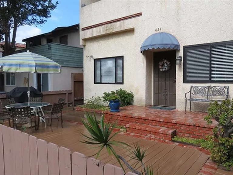 824 Island Ct #1 — Photo 4
