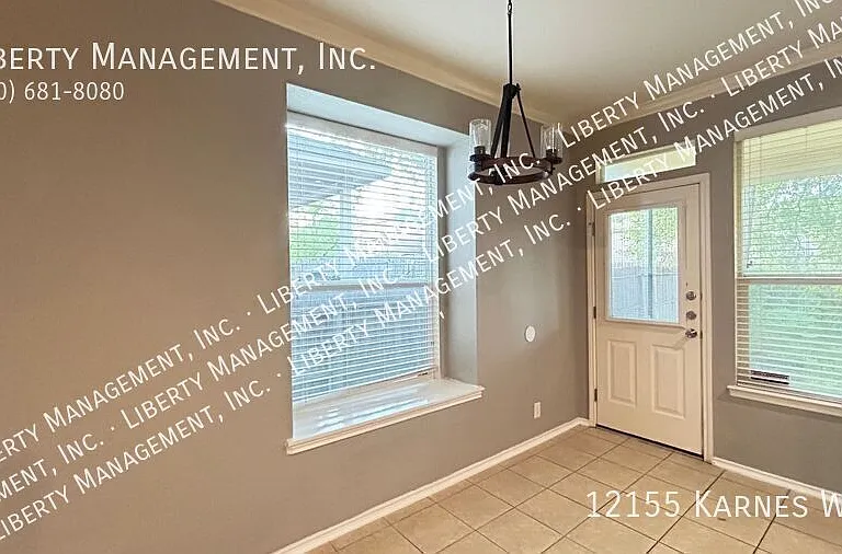 12155 Karnes Way — Photo 8