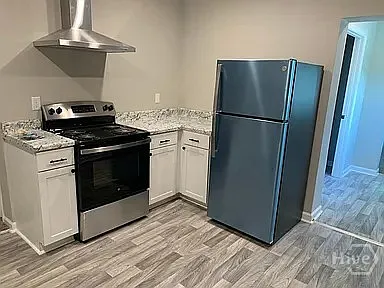 1015 Bowden St — Photo 3