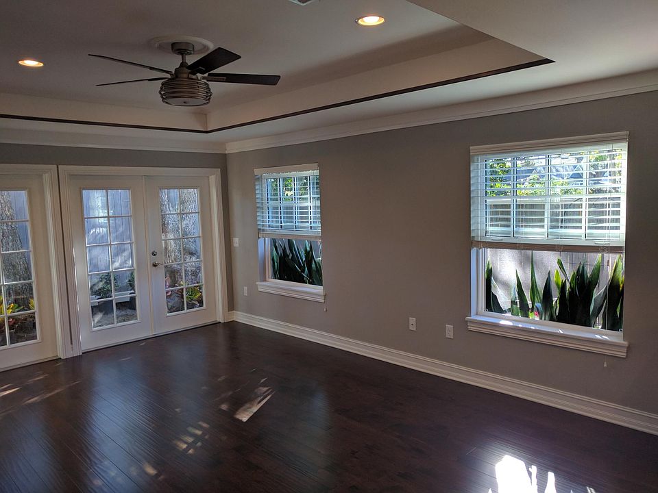 Living/Dining area