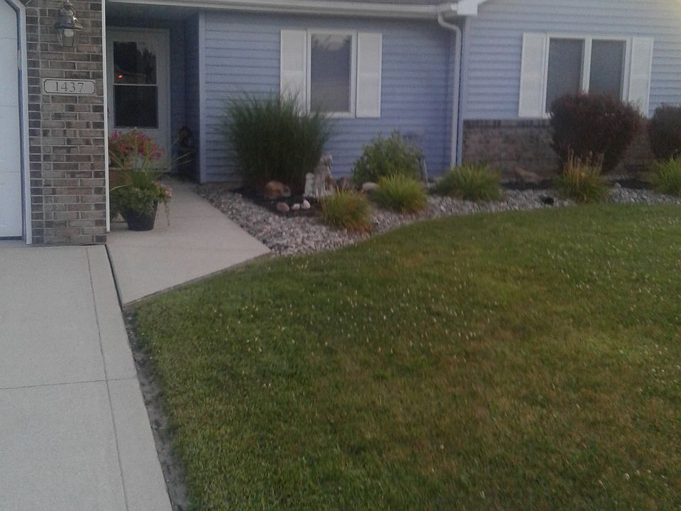 1st image of 1437 E Louise Dr