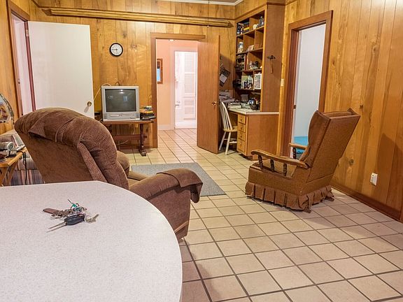 KITCHEN/LIVING AREA 1