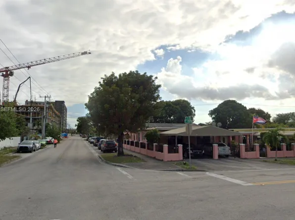 890 E 28th St, Hialeah, FL 33013