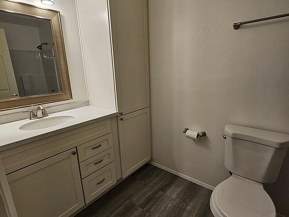 4th image of 521 23rd St SE APT A