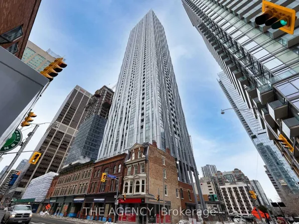 1 Yorkville Ave #711, Toronto, ON M4W