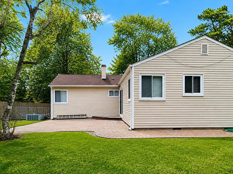 1029 Merriam Rd — Photo 17