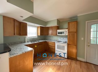 12 Hunt St, Portland, ME 04103