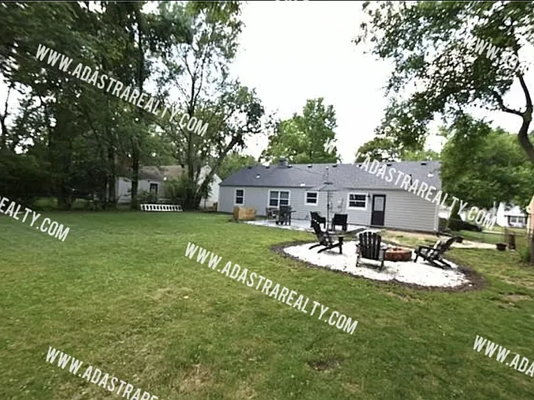2227 W 78th St — Photo 28