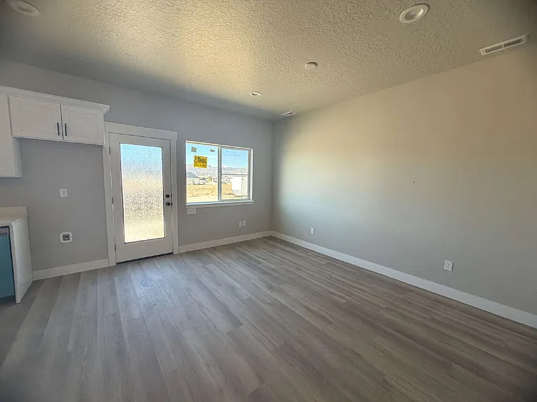 475 S 200 W — Photo 12