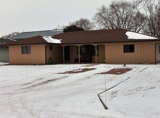 305 E Pine St, Hadar, NE 68701