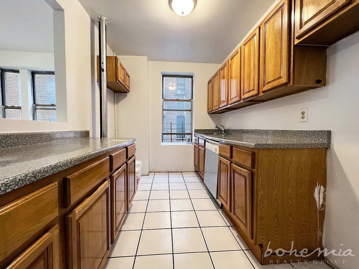 Building Photo - 412 W 129th St #5