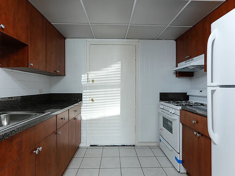 Grand Island Portfolio LLC (2350) — Photo 8
