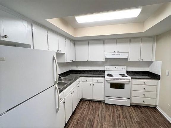 5th image of 3103 37th St N APT 216