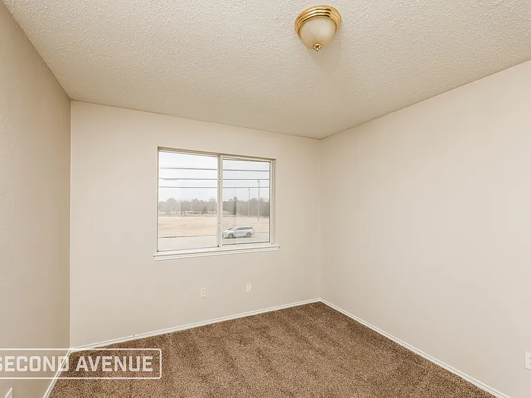 12931 Parker Ct — Photo 11