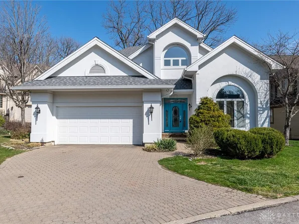 3428 Pavilion Ln, Bellbrook, OH 45305