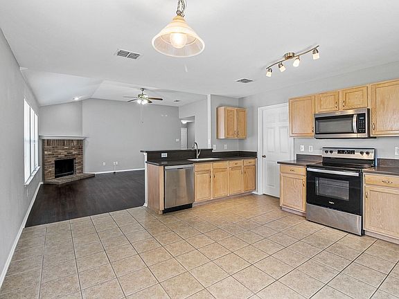 4th image of 2817 Briargrove Ln