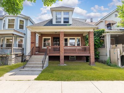 7807 S Burnham Ave, Chicago, IL, 60649