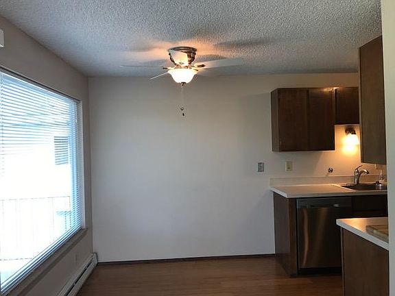 3rd image of 11541 Greenwood Ave N APT 102