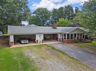 320 Burnett Rd, Inman, SC 29349
