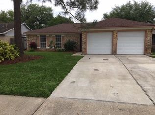 427 Elder Vista Dr, Webster, TX 77598