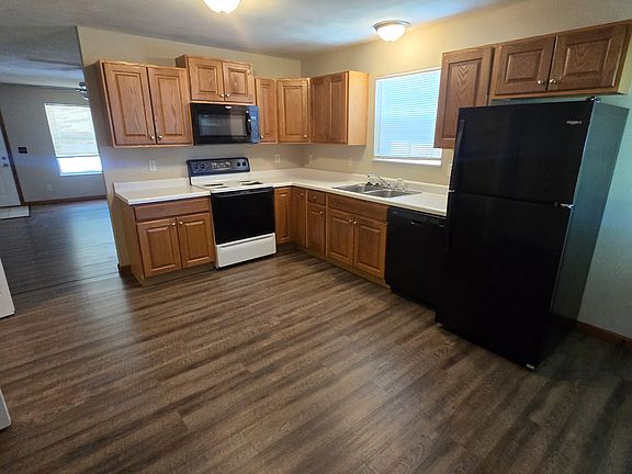 5th image of 212 Autumn Pine Dr #212