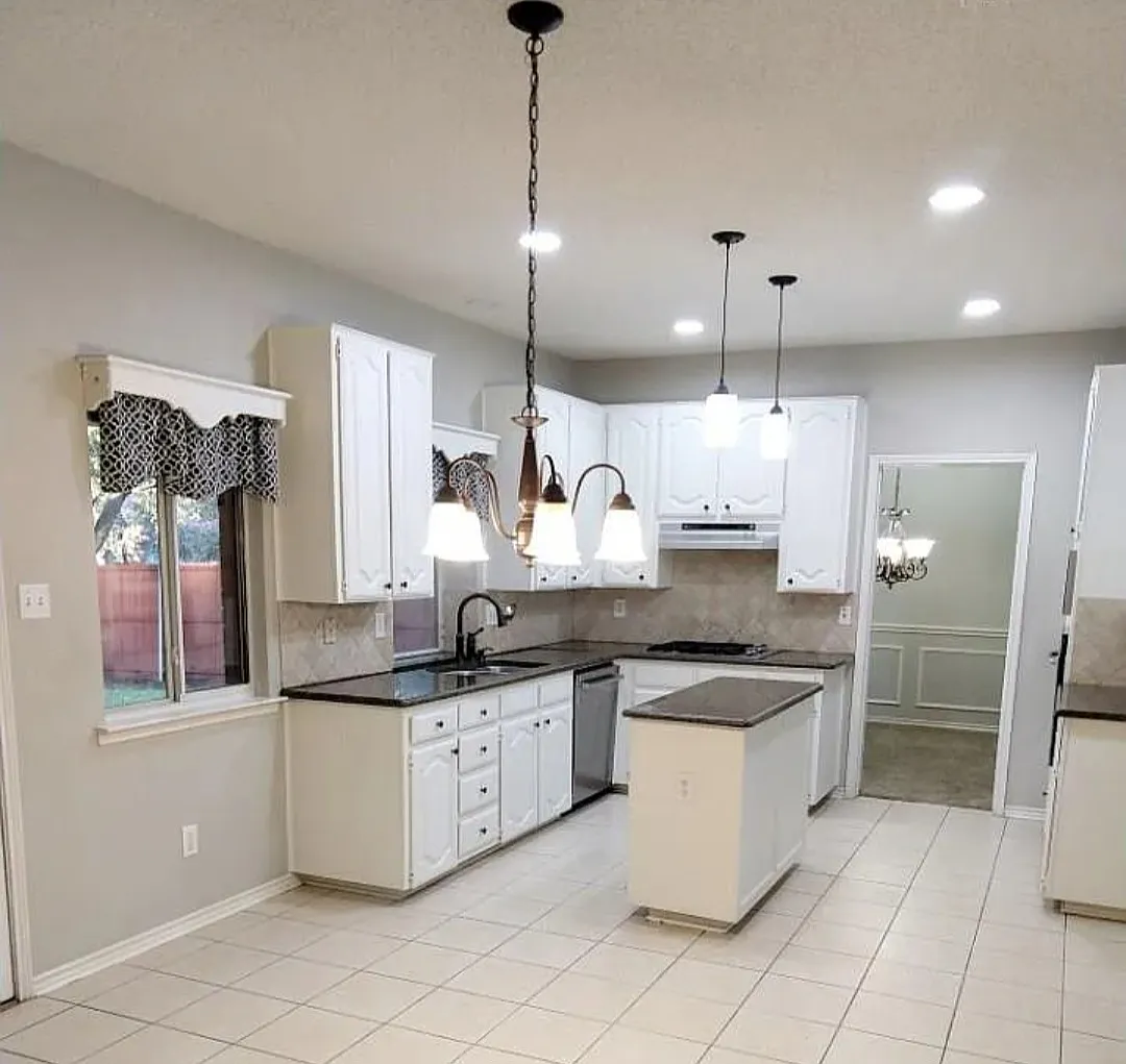 4 bed, 2546 sqft, $2,850 — Photo 1