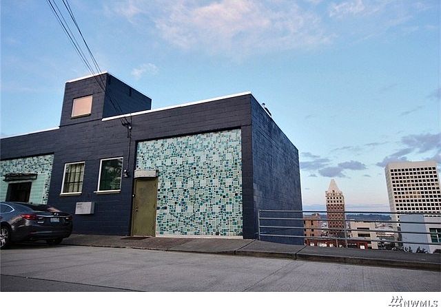 1st image of 1122 Market St #B