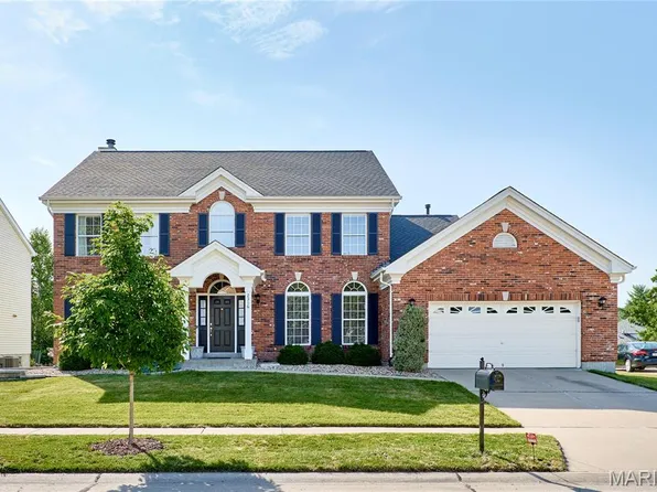 2316 The Courts Dr, Chesterfield, MO 63017