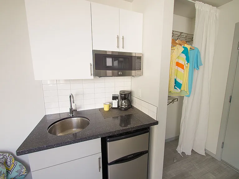 Fauntleroy Lofts - West Seattle Micros. 3-12 month leases. — Photo 4