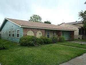 1st image of 621 Oakwood Dr