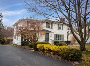 257 W Craig Hill Dr, Rochester, NY 14626