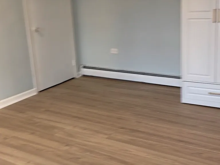 210 Ziegler St — Photo 1