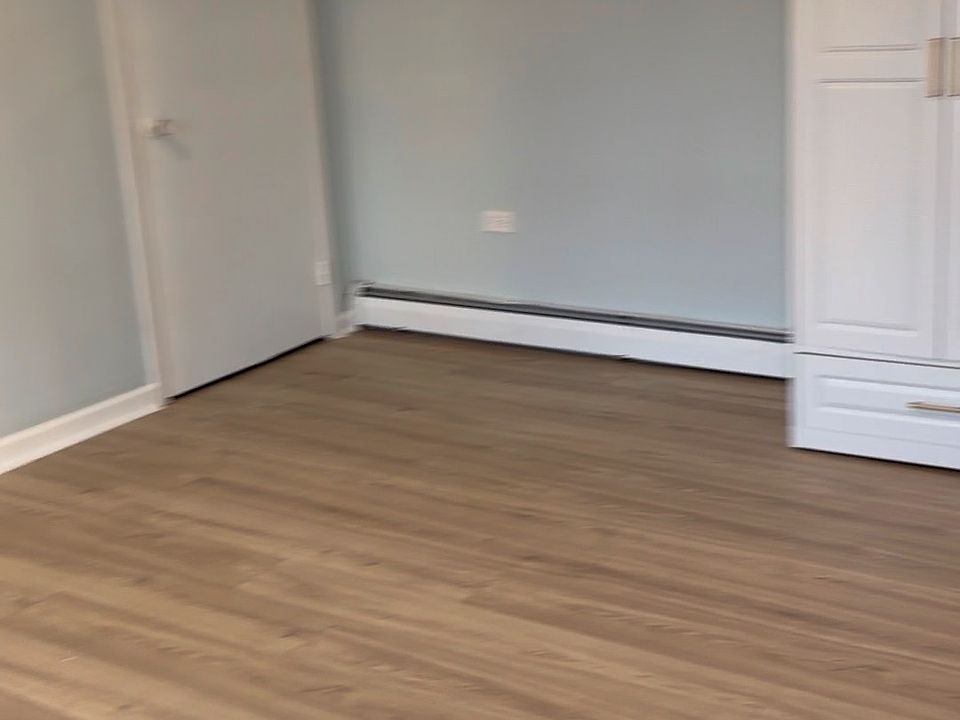 1st image of 210 Ziegler St