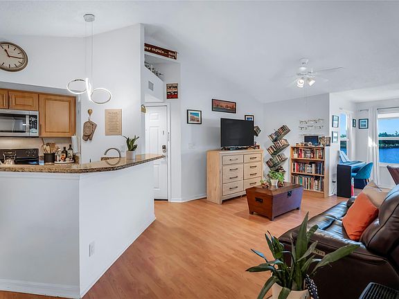 2nd image of 731 Vista Isles Drive #1527