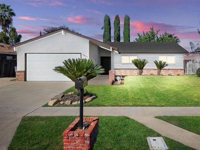 5835 E Saginaw Way, Fresno, CA, 93727