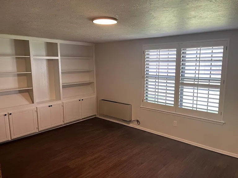 801 Wendy Ln — Photo 8
