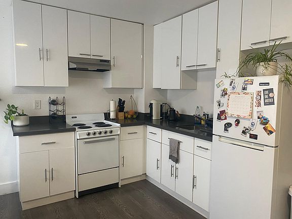 4th image of 2001 Lawton St APT 2