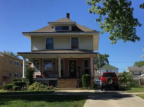 1st image of 1008 Broadway St
