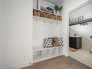 514 S Hamlin Ln — Photo 19