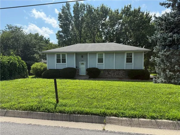 802 S Woodbine Rd, Saint Joseph, MO 64507