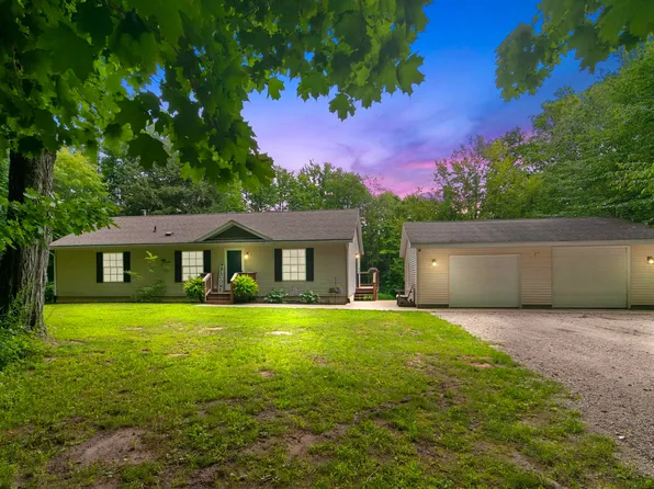 8701 S 27th Rd, Cadillac, MI 49601